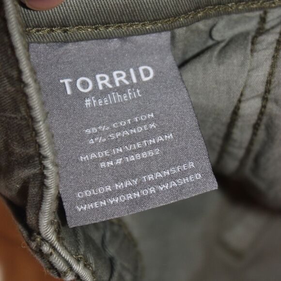 Torrid Boyfriend Stretch Twill Mid Rise Pant Size 4 Plus size - Picture 9 of 12